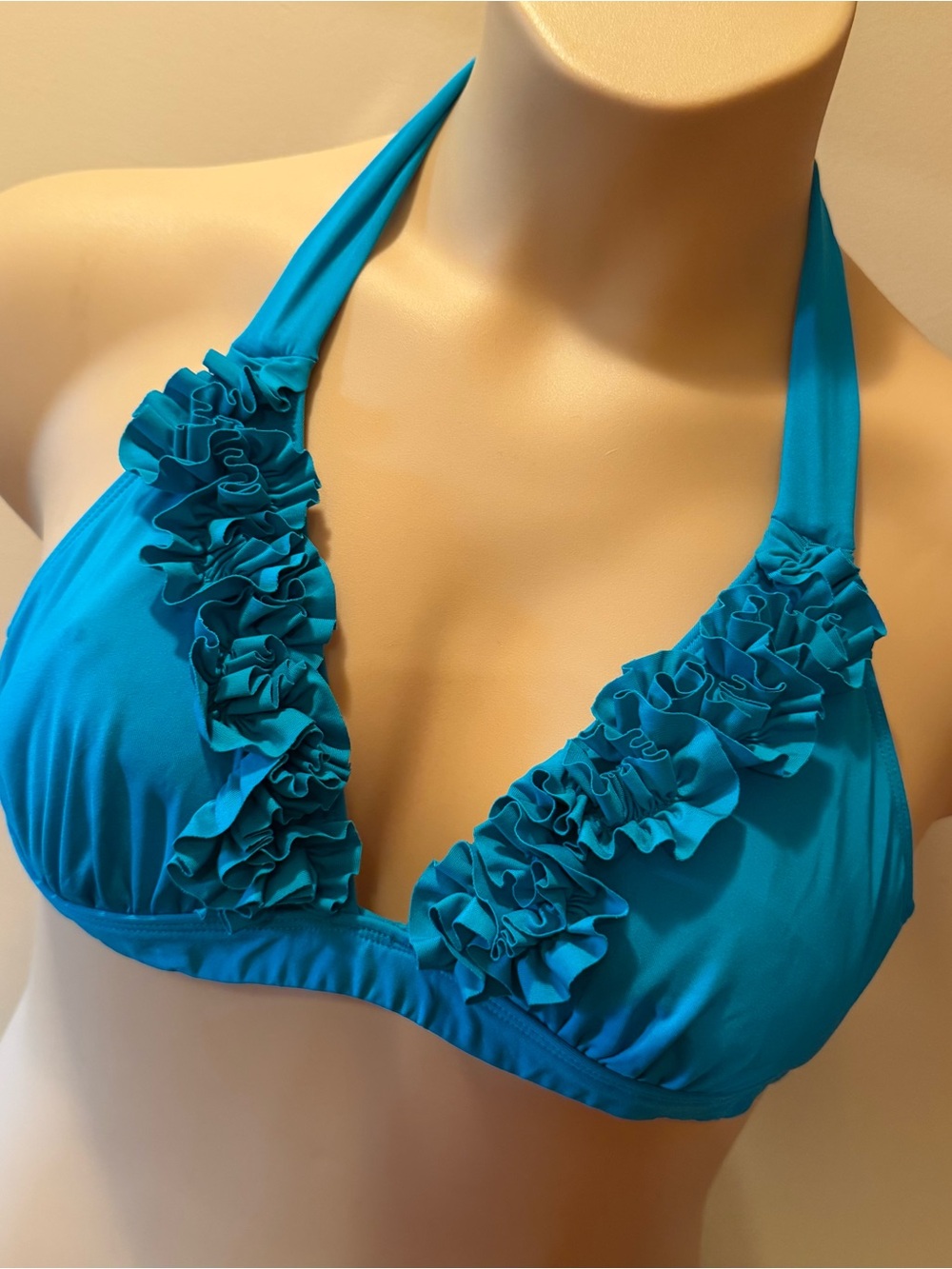 NWOT Kenneth Cole ruffle bikini top small bottom medium